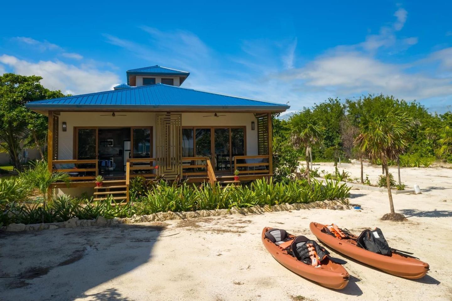 Exquisite Oceanfront Private Estate By Alom San Pedro (Ambergris Caye) Exterior photo