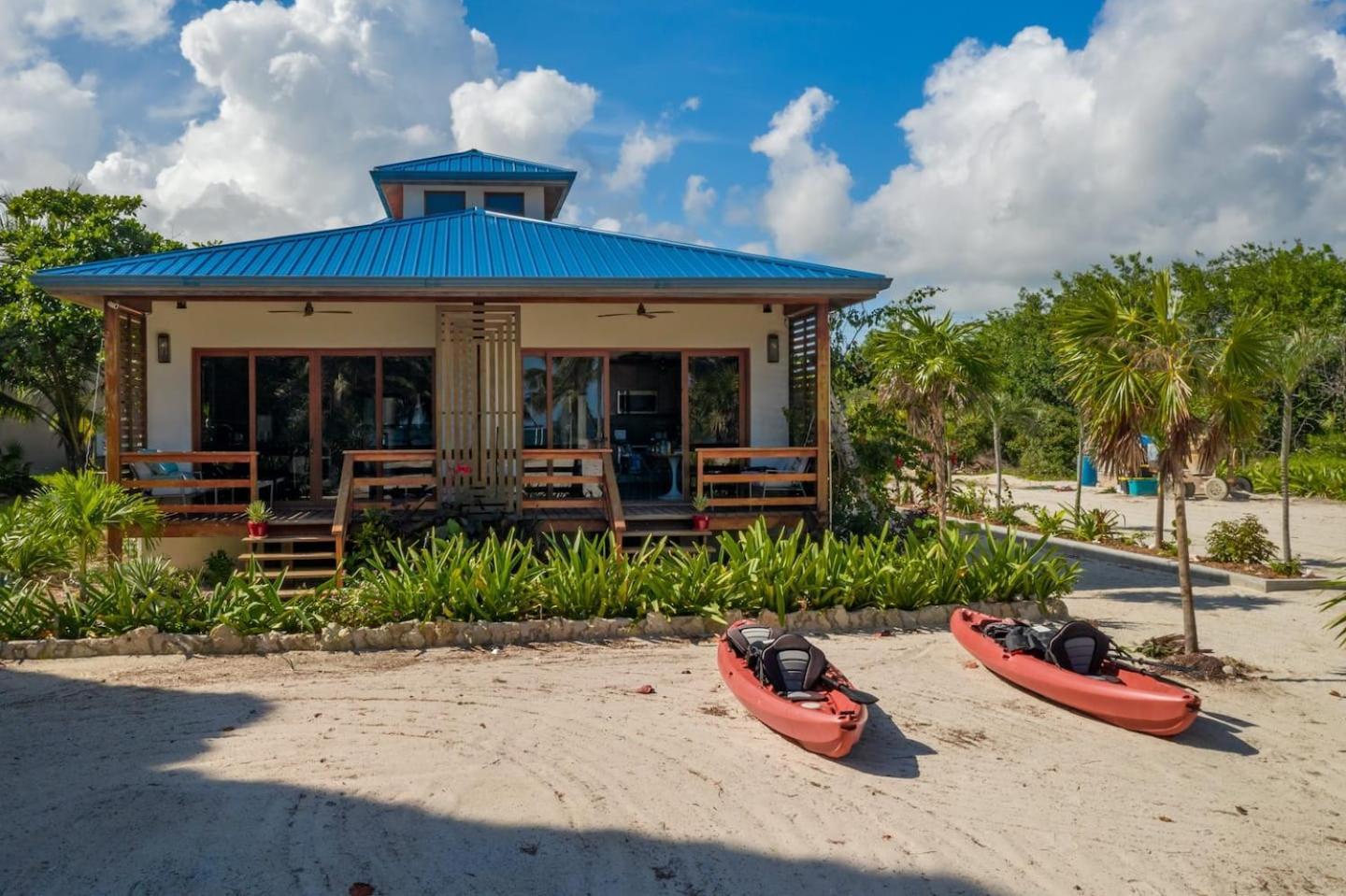 Exquisite Oceanfront Private Estate By Alom San Pedro (Ambergris Caye) Exterior photo