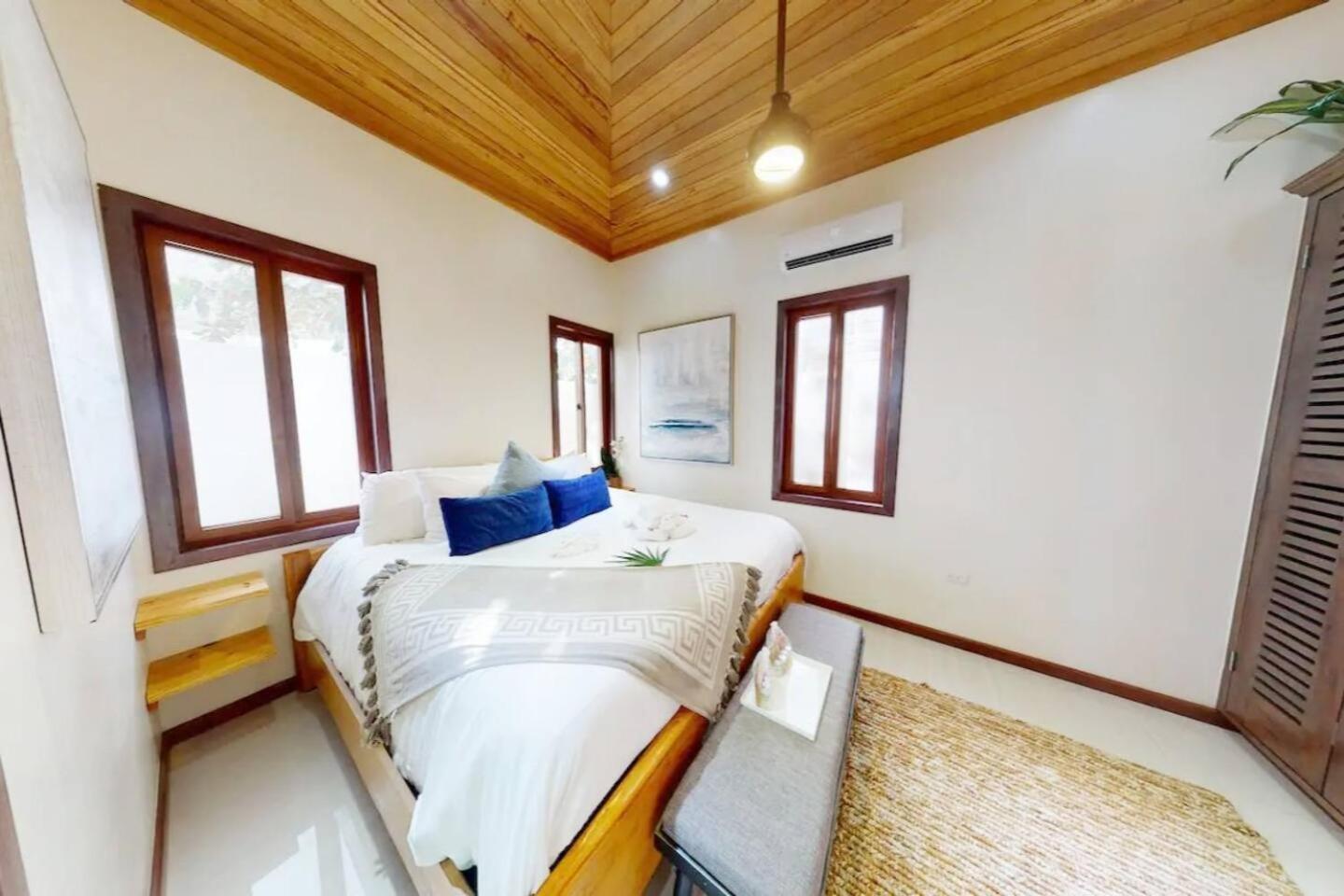 Exquisite Oceanfront Private Estate By Alom San Pedro (Ambergris Caye) Exterior photo